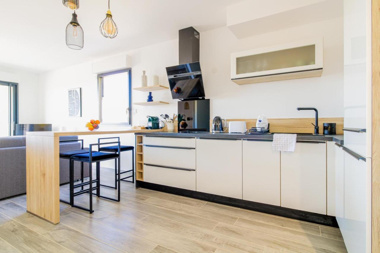Select' - T2 A Saint-Clair Avec Terrasse, Piscine Et Parking ! - 180Sud-A12 Apartamento Le Lavandou Exterior foto